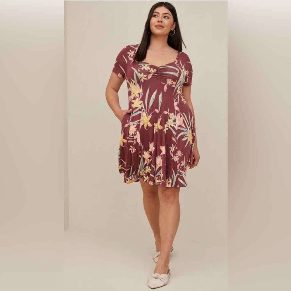 Torrid Women SZ 0-L Mini Super Soft Fluted Dress Fit & Flare Silhouette Floral